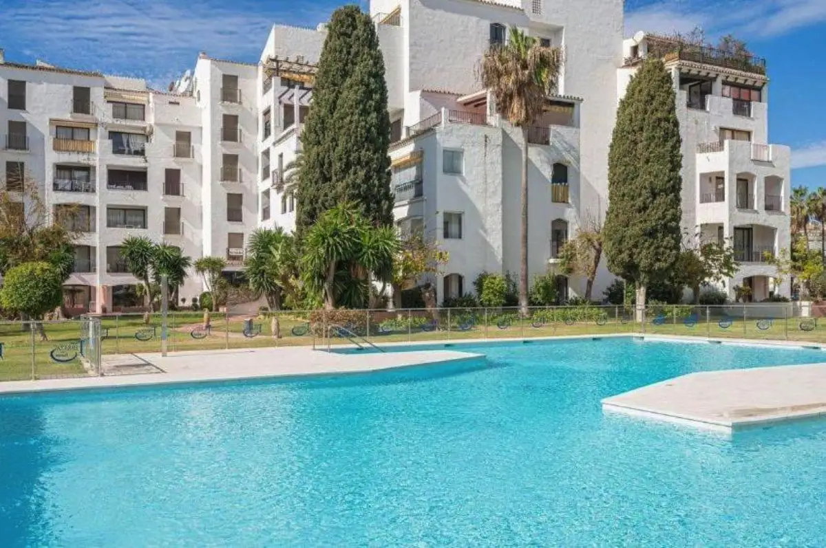Middle Floor Apartment for sale in Puerto Banús — photo 1