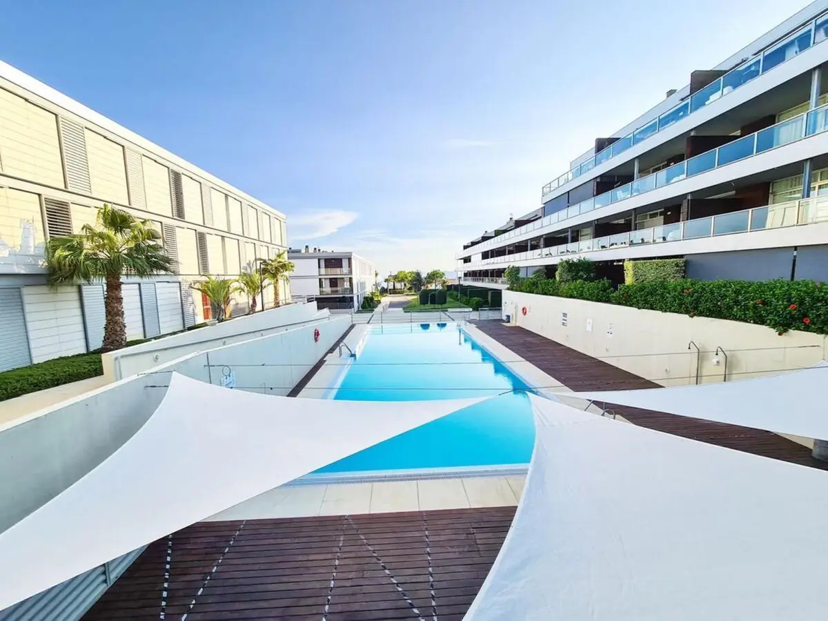 Apartamento en planta intermedia en venta en Punta Chullera — foto 1