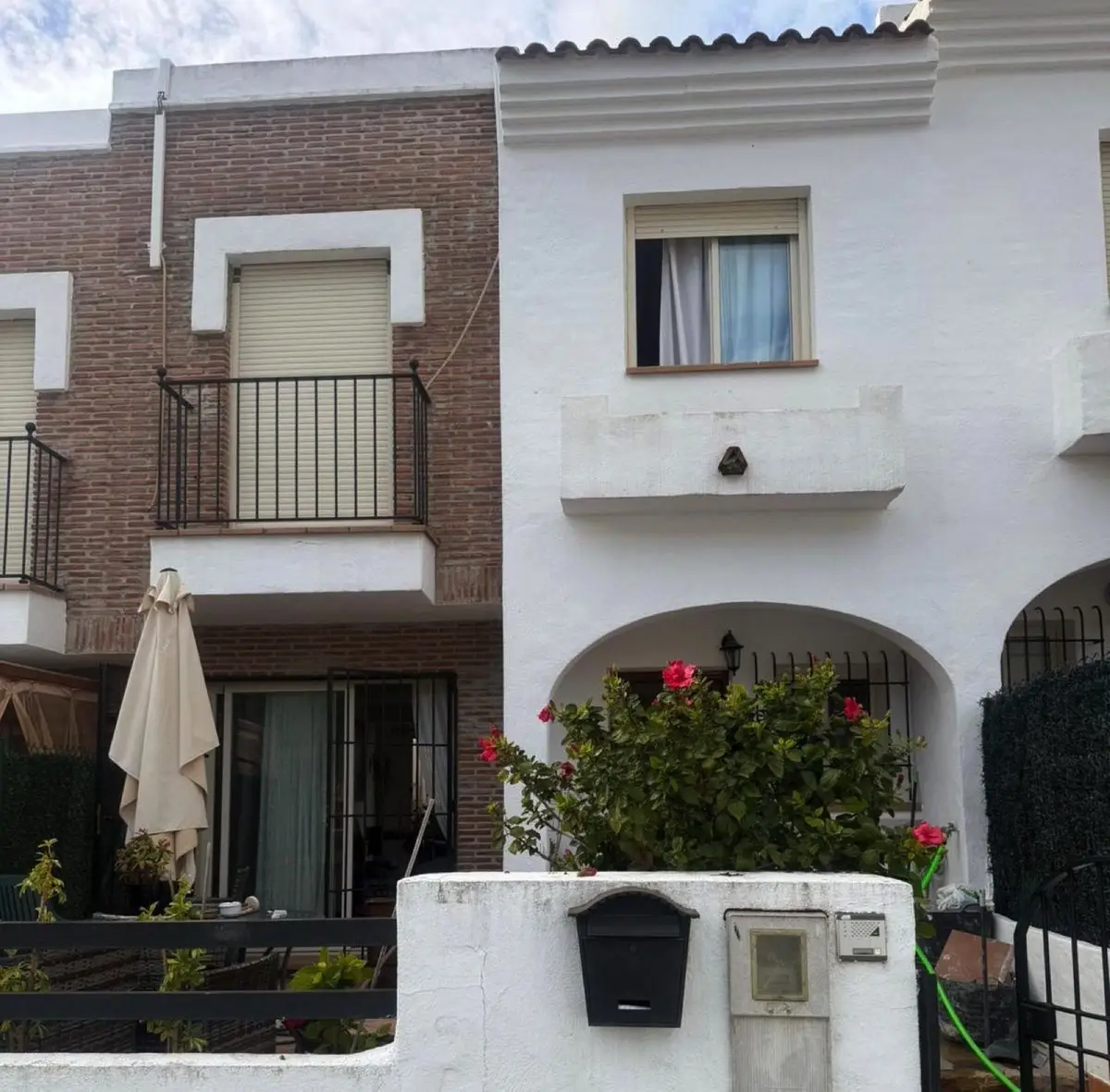 Townhouse for sale in Benahavís — photo 1