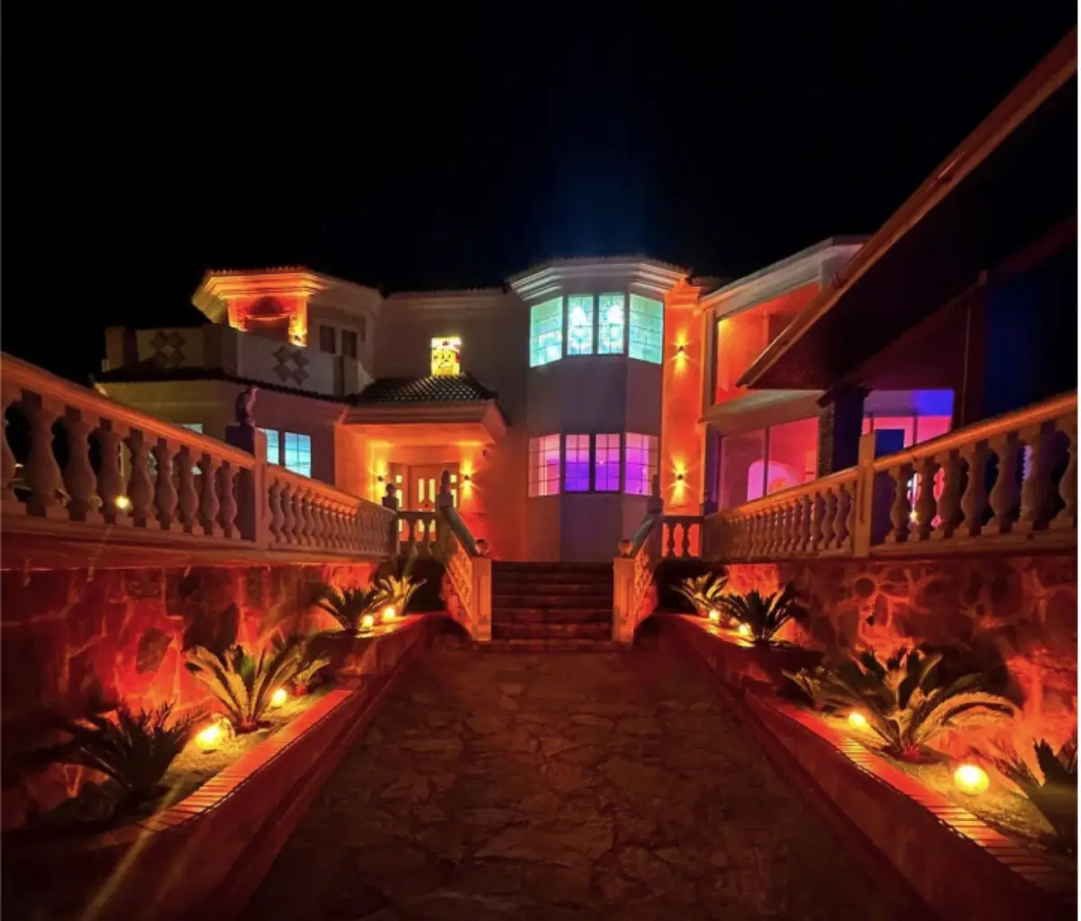 Detached Villa for sale in Estepona — photo 1