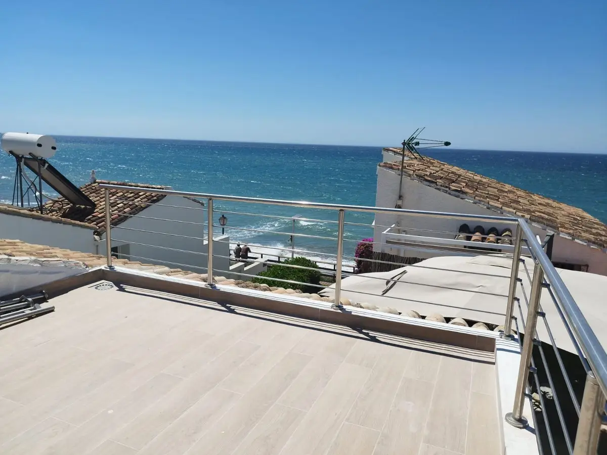 Semi-Detached House for sale in Estepona — photo 1