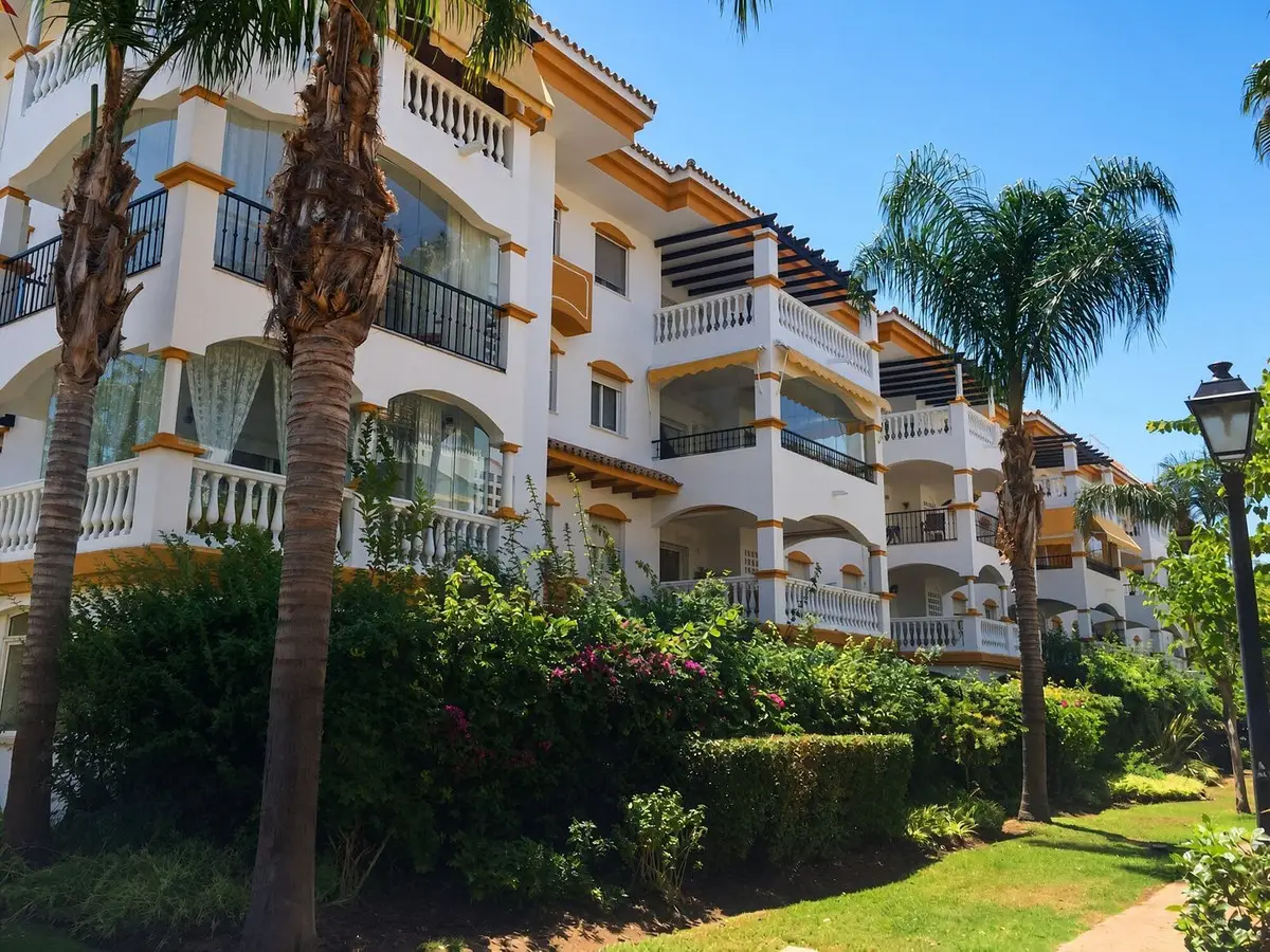 Top Floor Apartment for sale in Nueva Andalucía — photo 1