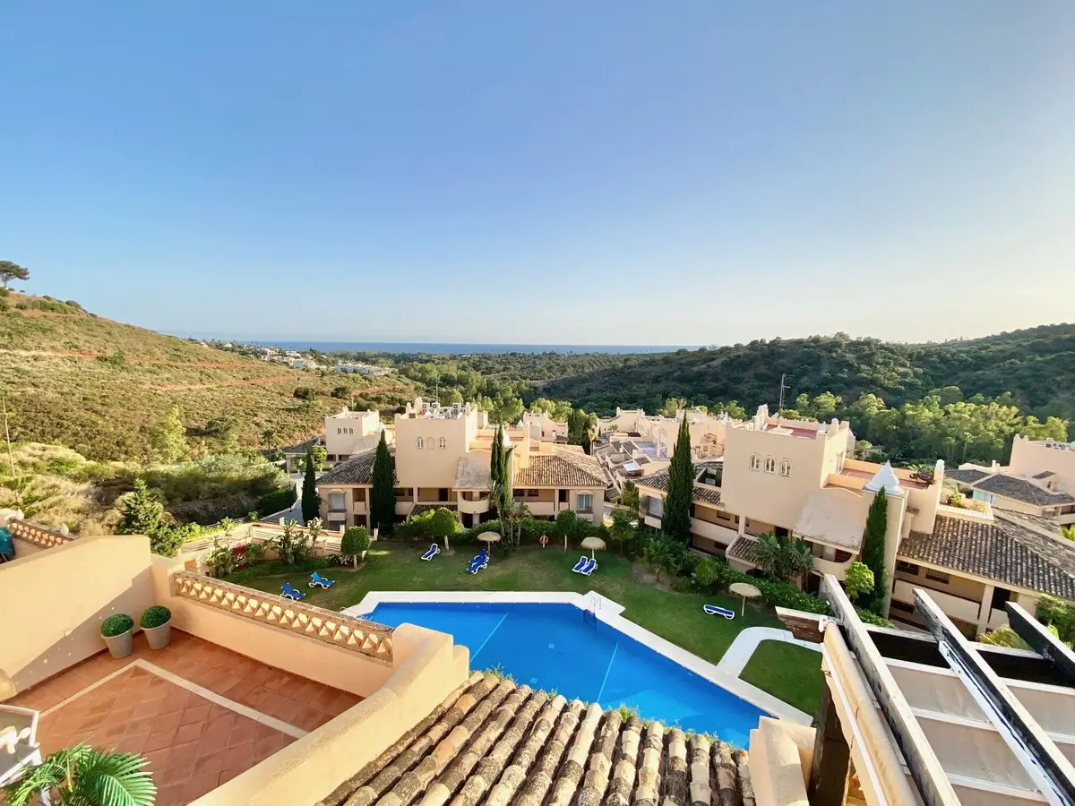 Penthouse Duplex for sale in Elviria — photo 1