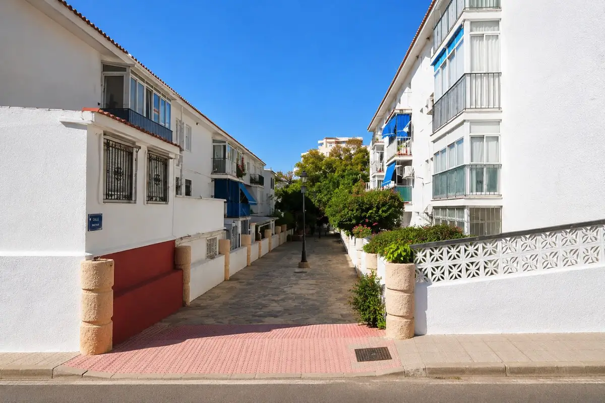 Middle Floor Apartment for sale in Nueva Andalucía — photo 1