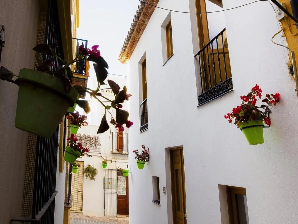 Middle Floor Apartment for sale in Estepona — photo 1
