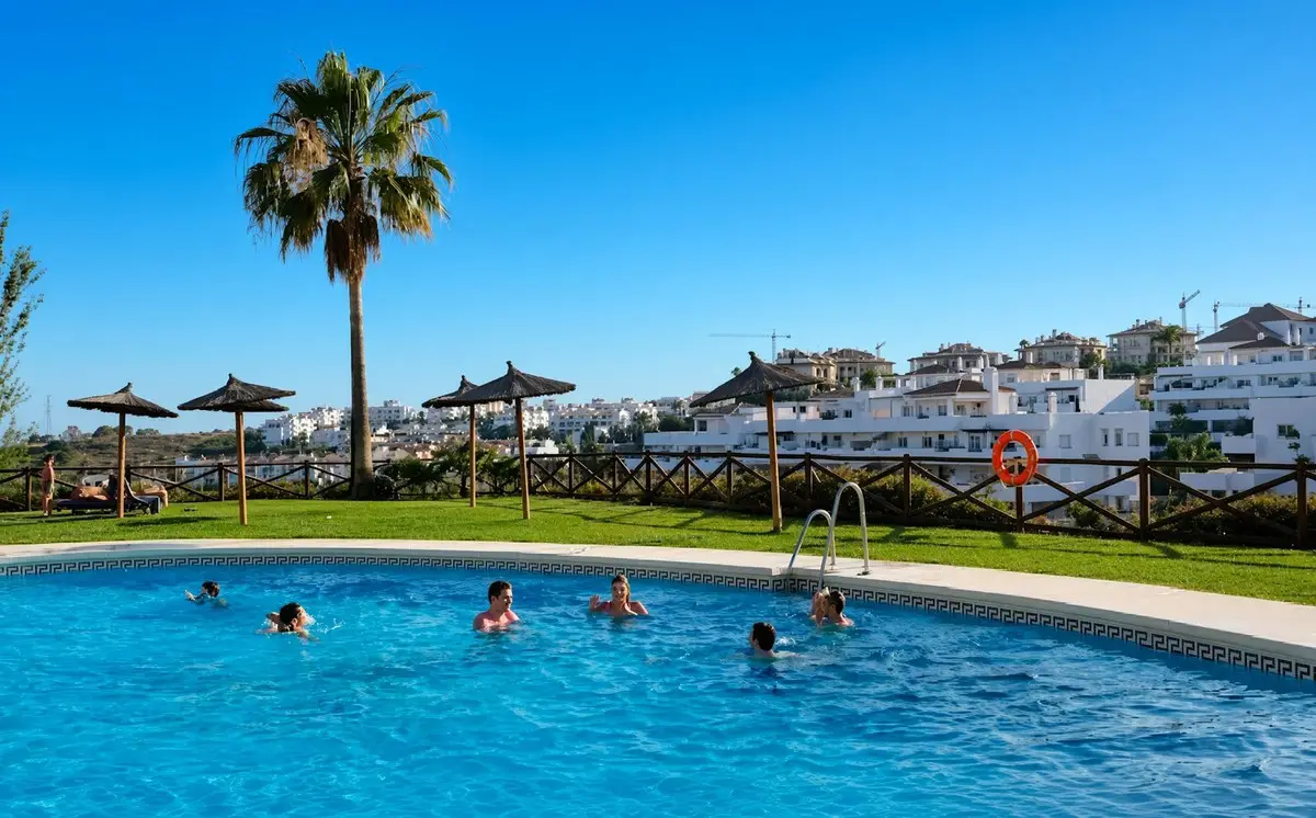 Ground Floor Apartment for sale in Estepona — photo 1