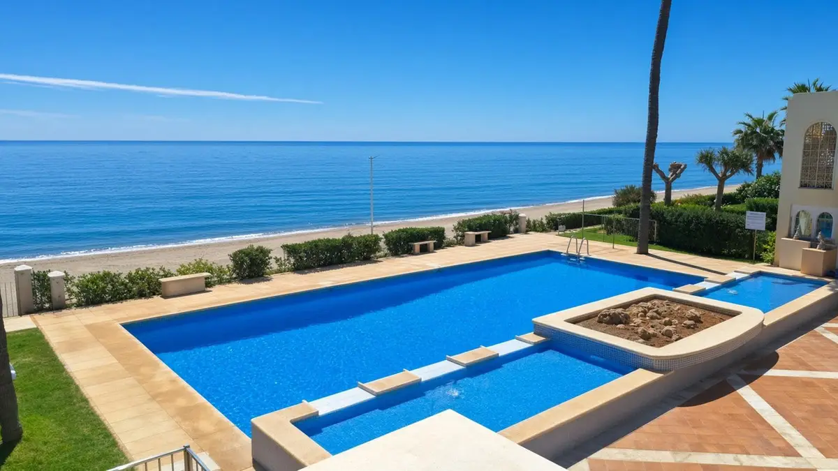 Middle Floor Apartment for sale in Estepona — photo 1