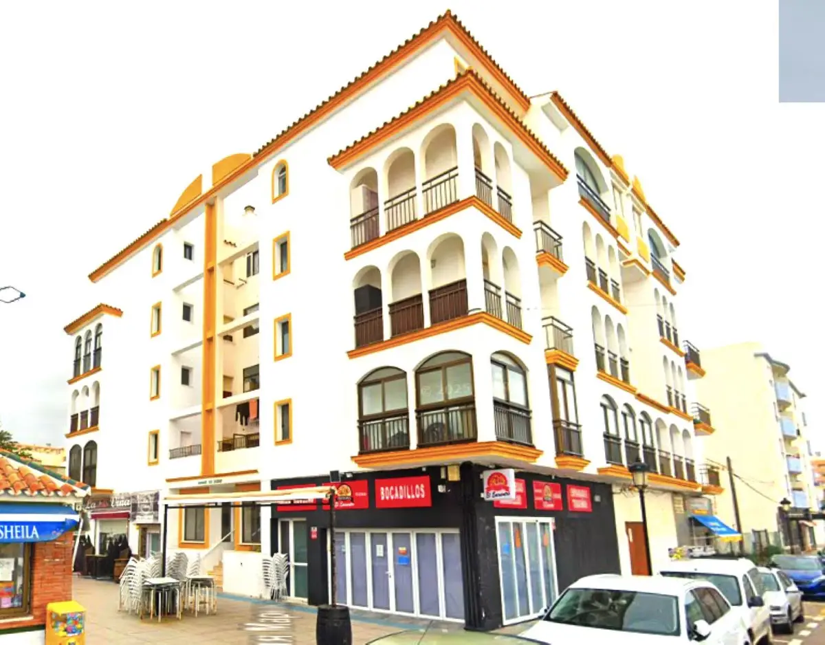 Middle Floor Apartment for sale in San Luis de Sabinillas — photo 1