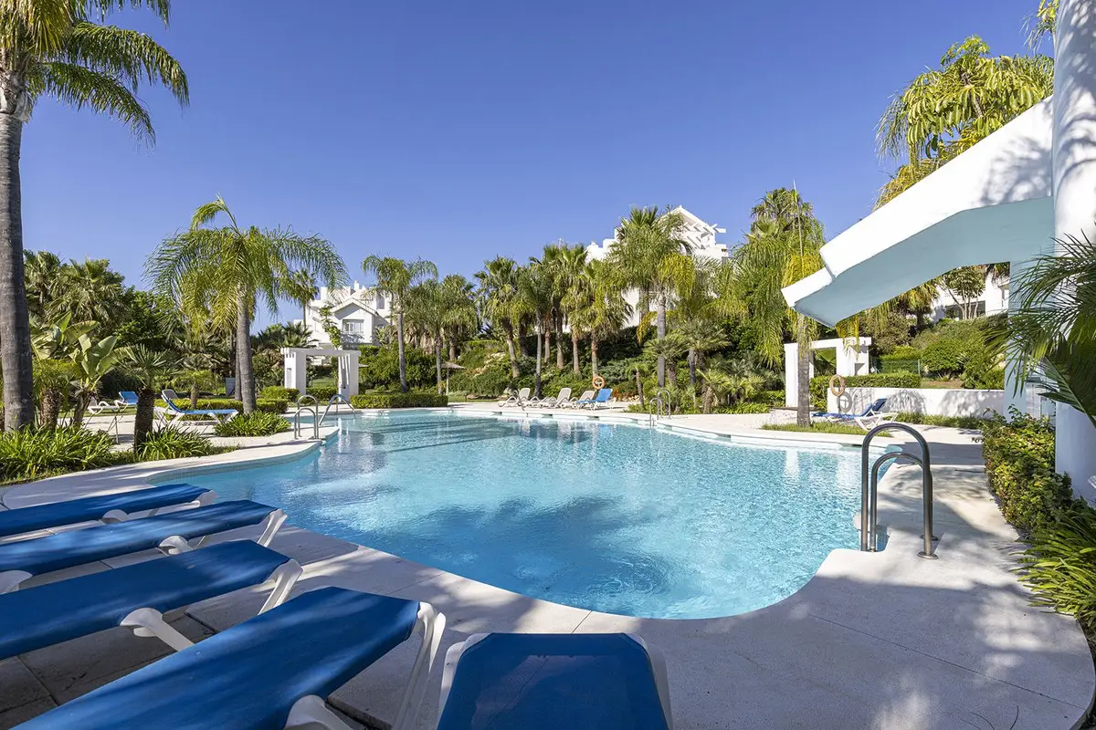 Penthouse for sale in Casares — photo 1