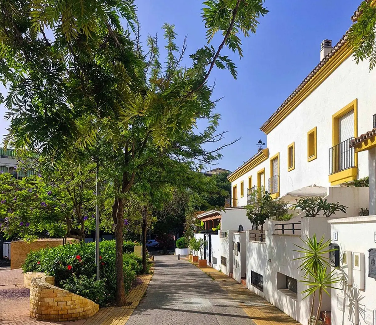 Townhouse for sale in Estepona — photo 1