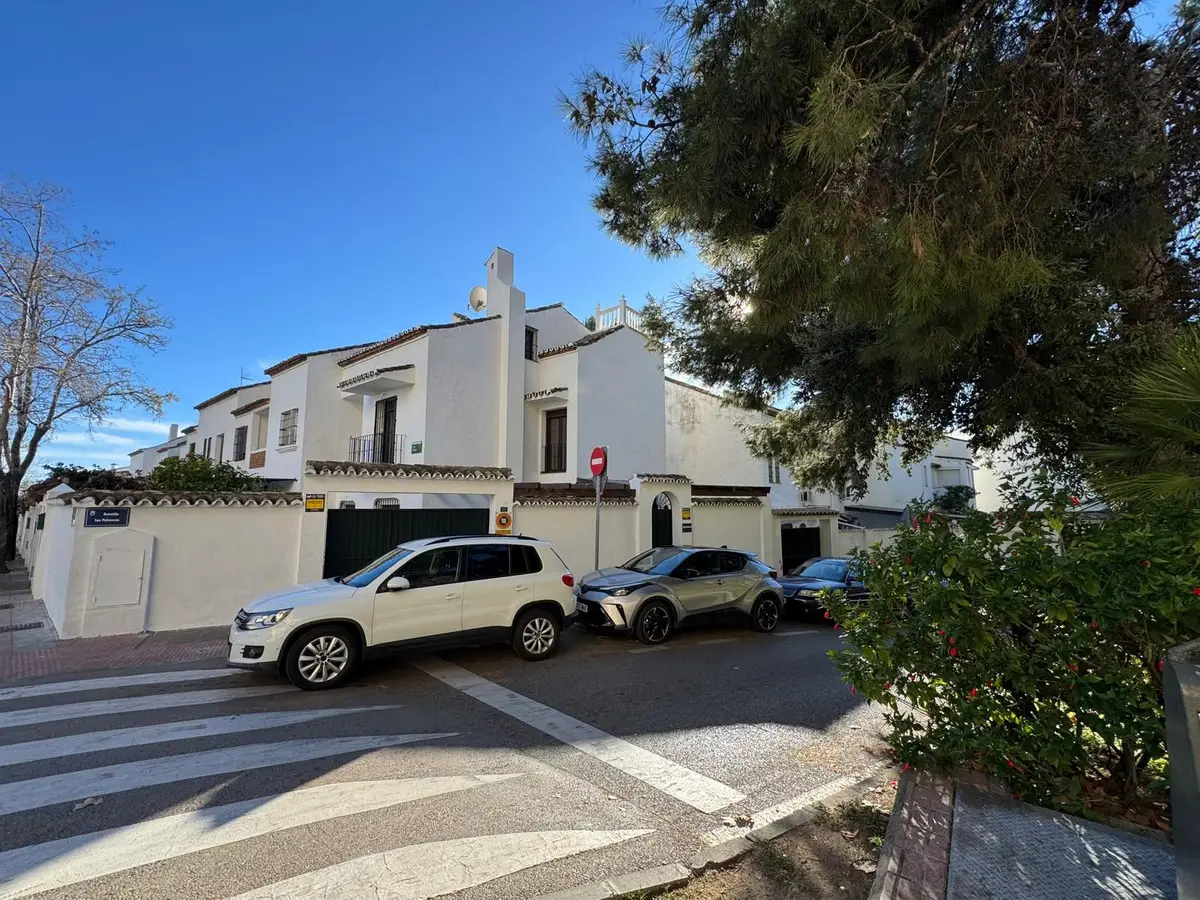 Townhouse for sale in Marbella — photo 1