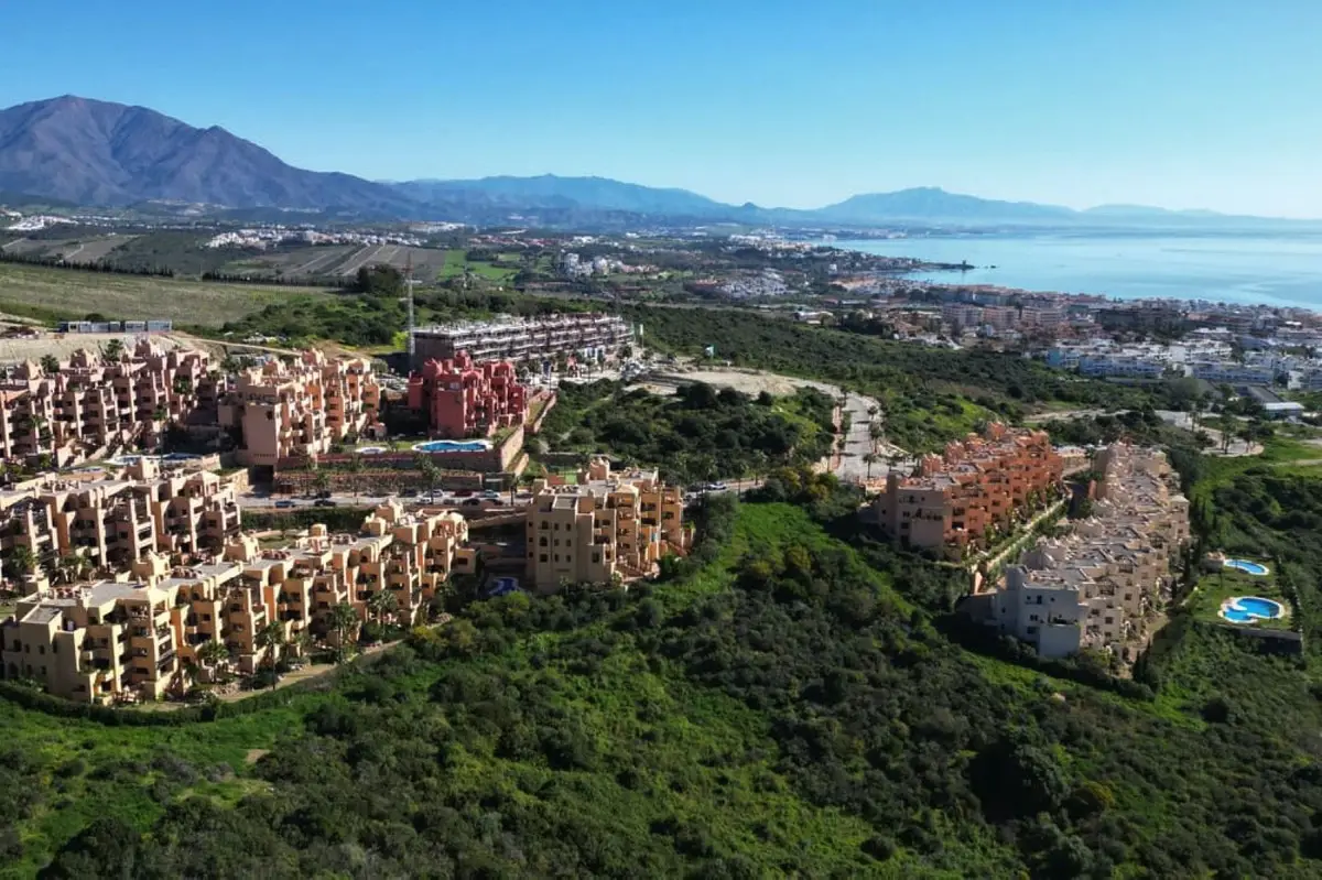 Middle Floor Apartment for sale in San Luis de Sabinillas — photo 1