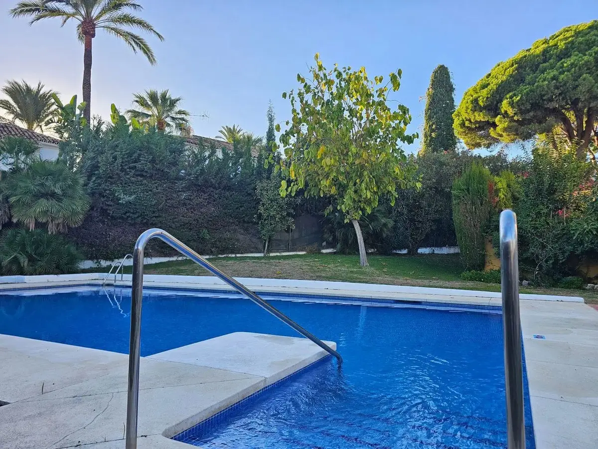 Townhouse for sale in Sierra Blanca — photo 1
