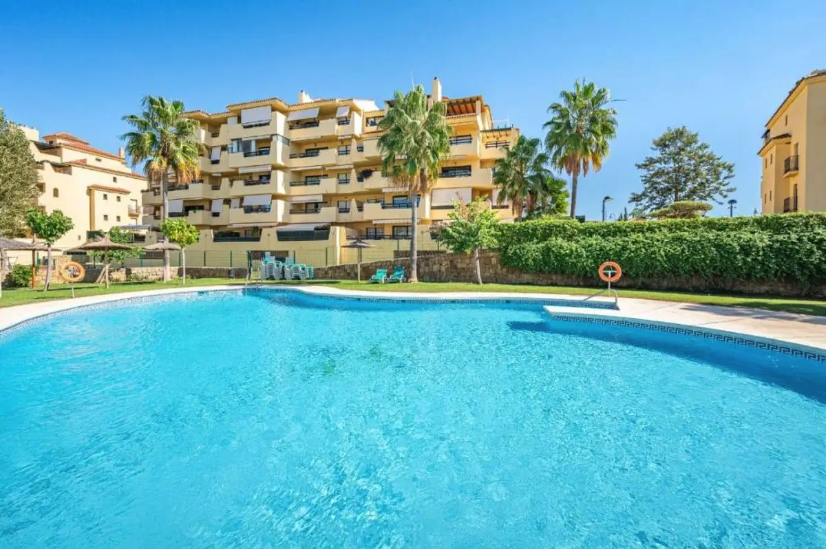 Ground Floor Apartment for sale in Estepona — photo 1