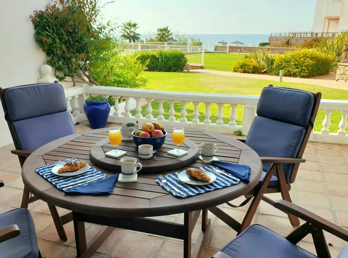 Semi-Detached House for sale in Casares Playa — photo 1