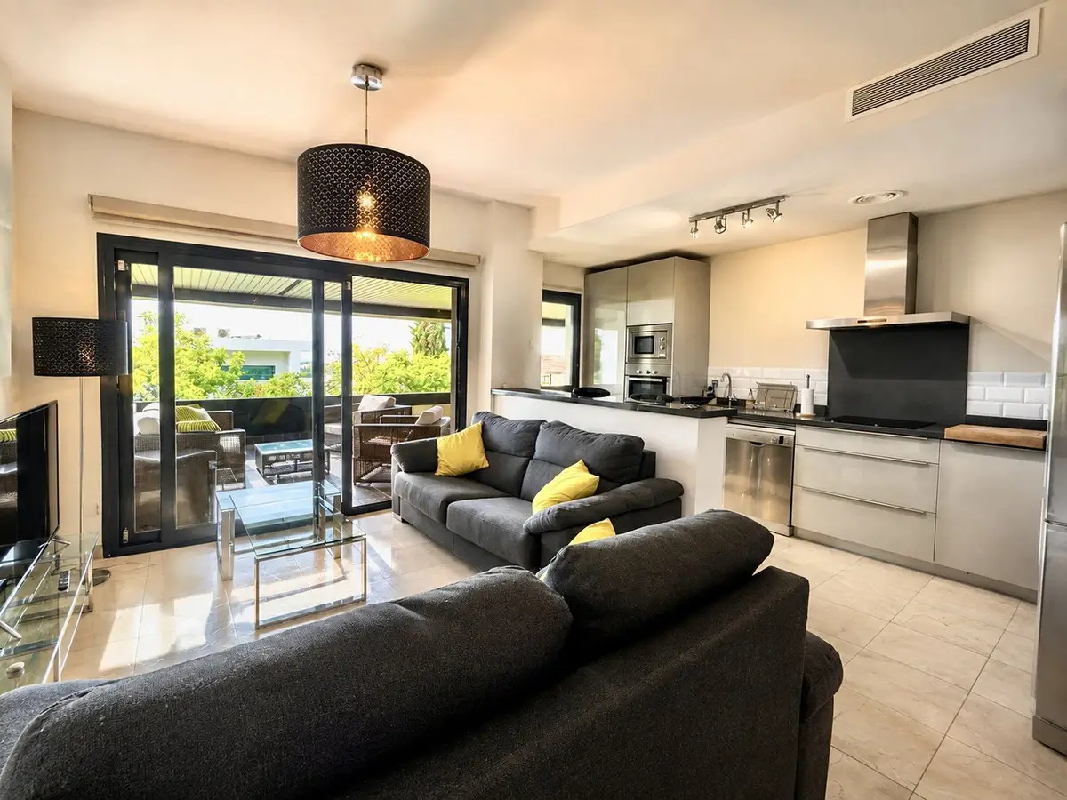Middle Floor Apartment for sale in Los Flamingos — photo 1