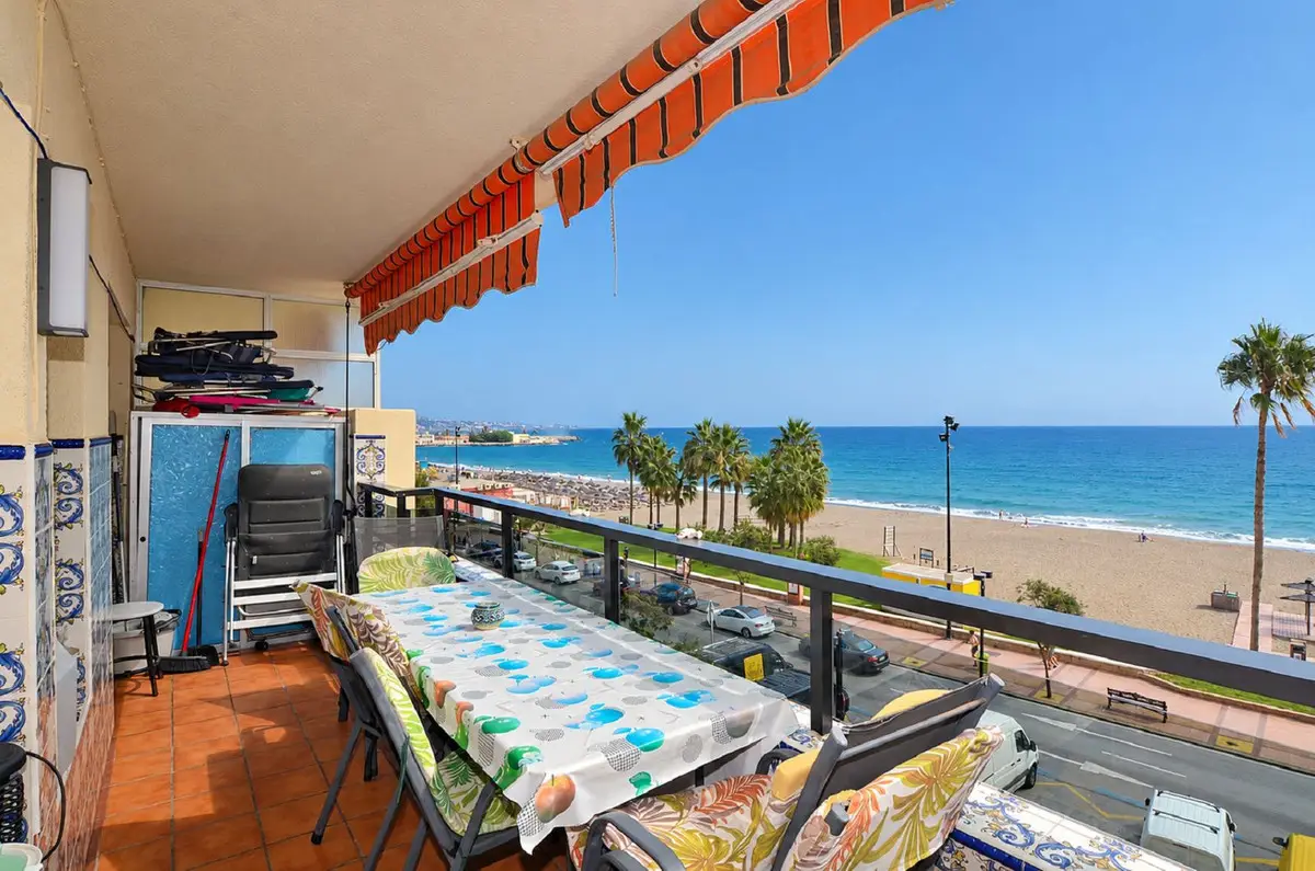 Middle Floor Apartment for sale in Fuengirola — photo 1