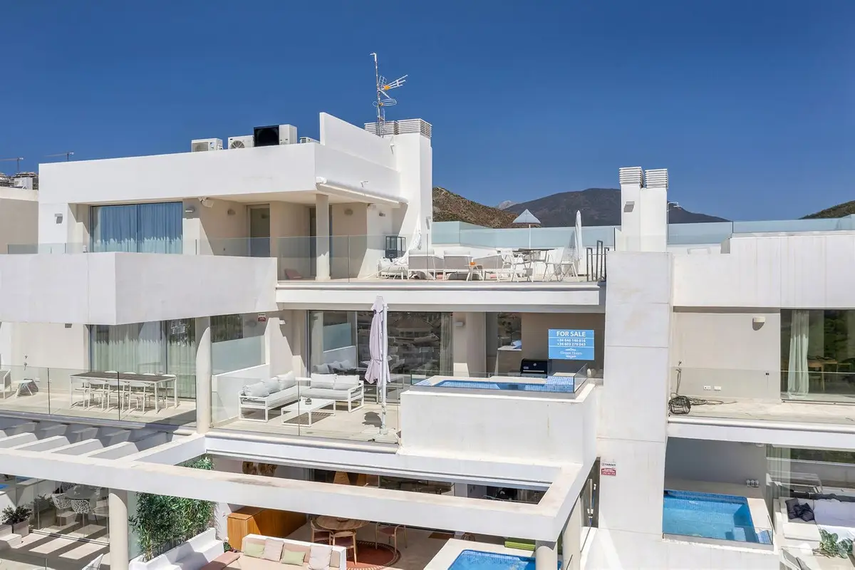 Penthouse for sale in Nueva Andalucía — photo 1