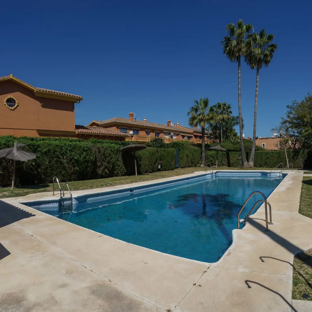 Townhouse for sale in Atalaya — photo 1
