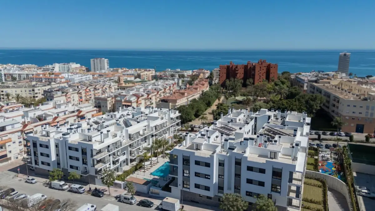 Middle Floor Apartment for sale in Estepona — photo 1