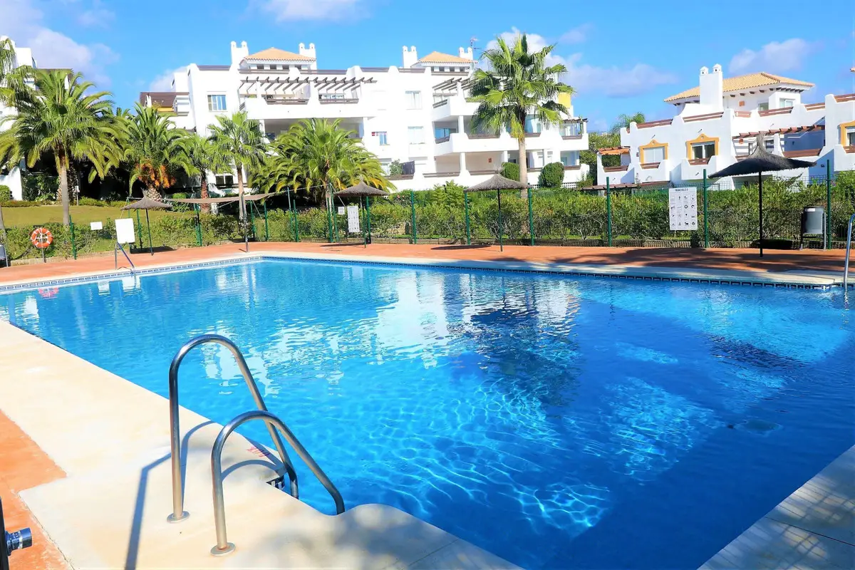 Semi-Detached House for sale in Estepona — photo 1