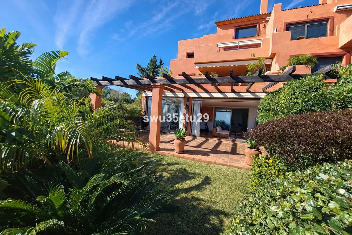 Ground Floor Apartment for sale in La Mairena — photo 1