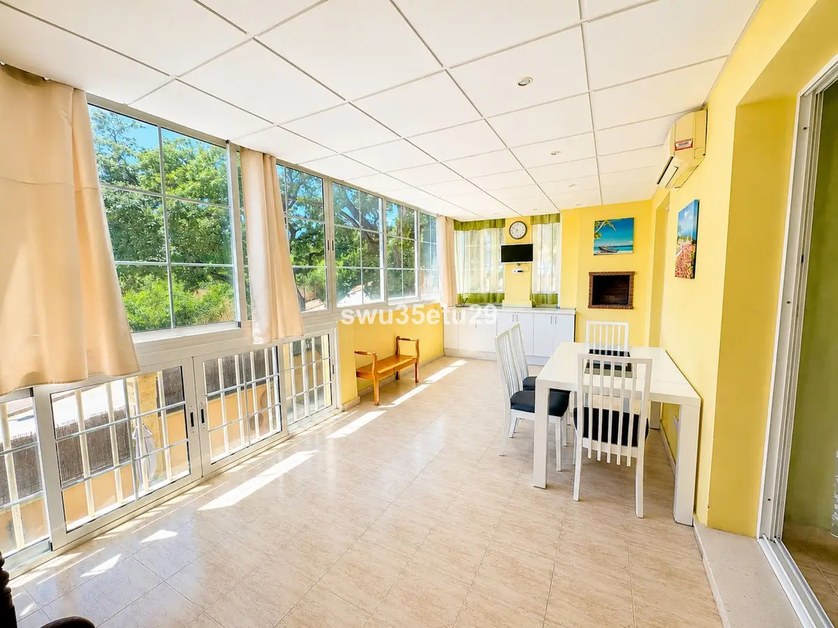 Middle Floor Apartment for sale in Calahonda — photo 1