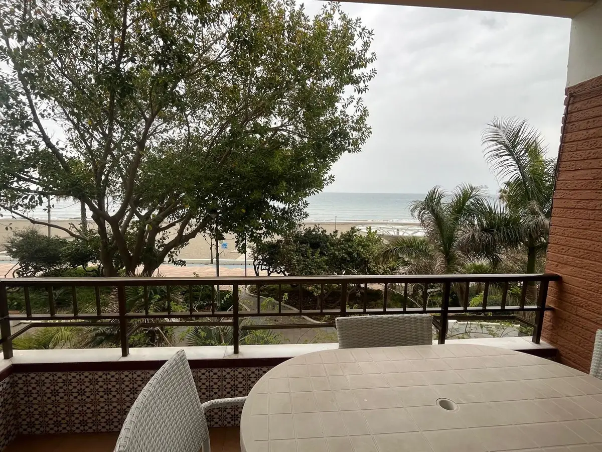 Middle Floor Apartment for sale in Estepona — photo 1