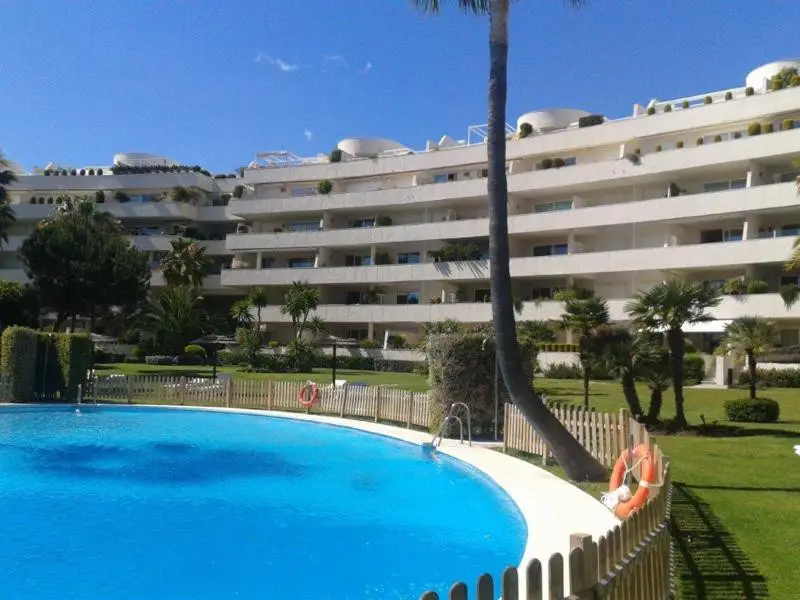 Semi-Detached House for sale in Estepona — photo 1