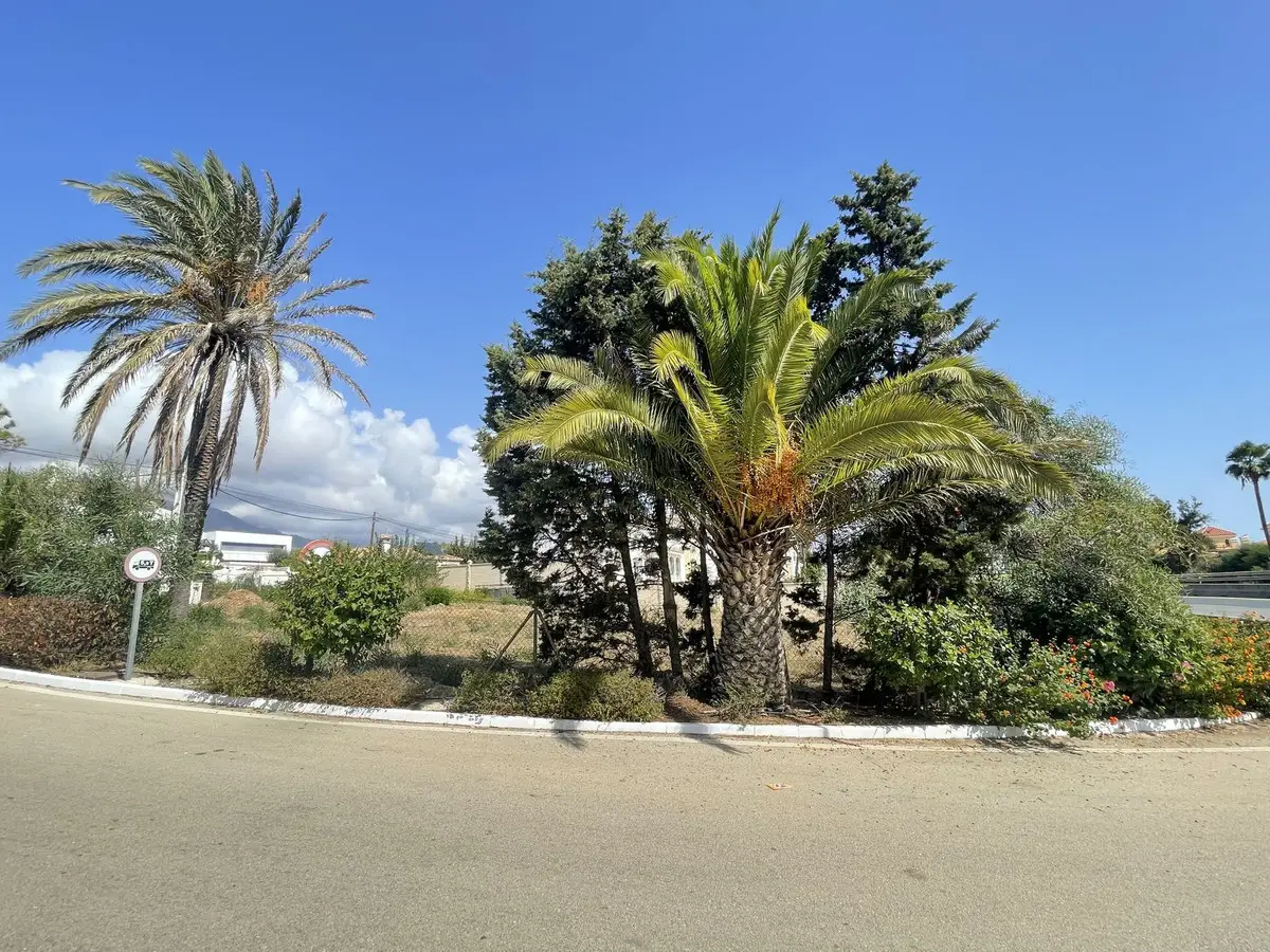 Residential Plot for sale in Estepona — photo 1