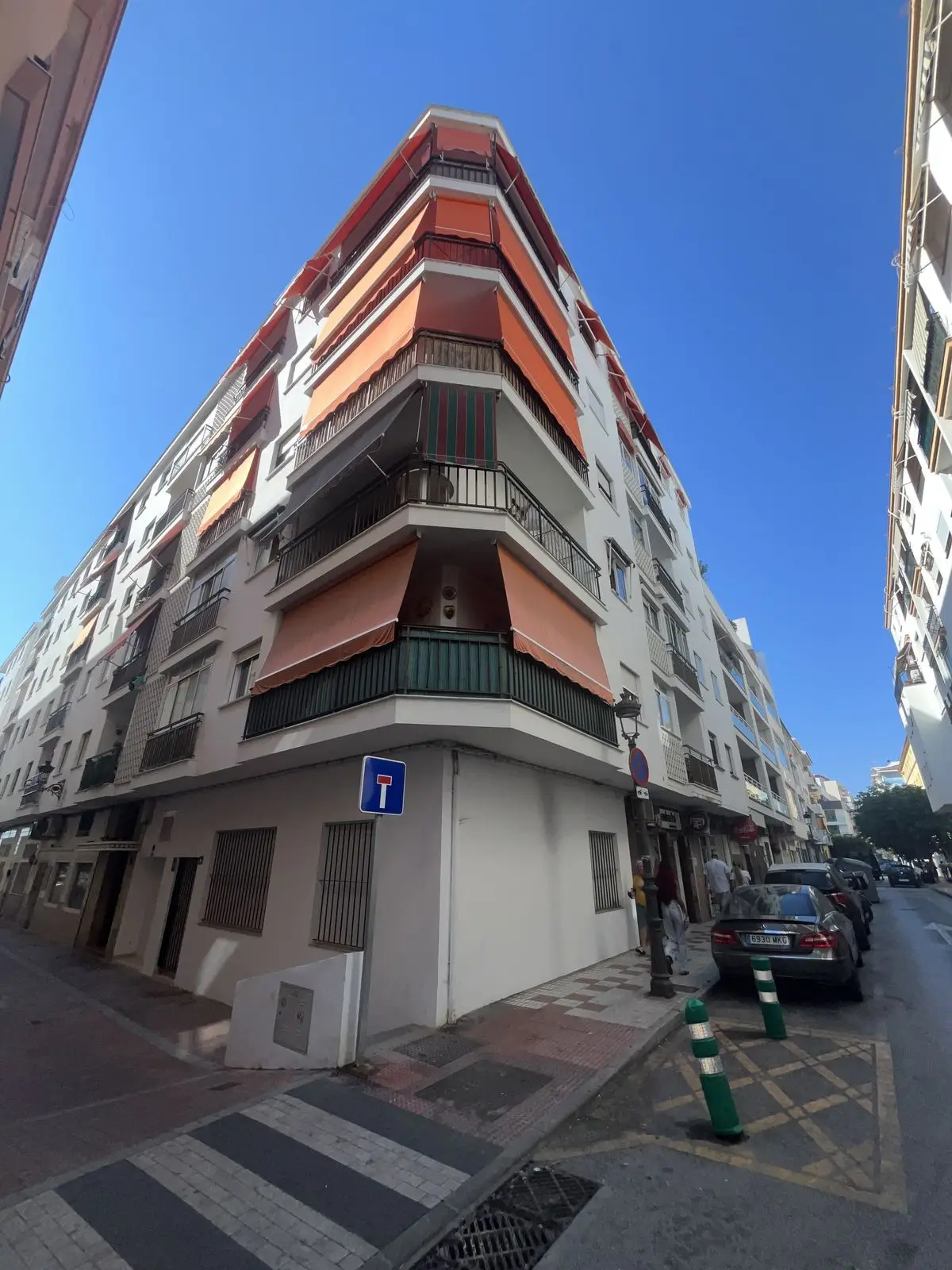 Middle Floor Apartment for sale in Estepona — photo 1
