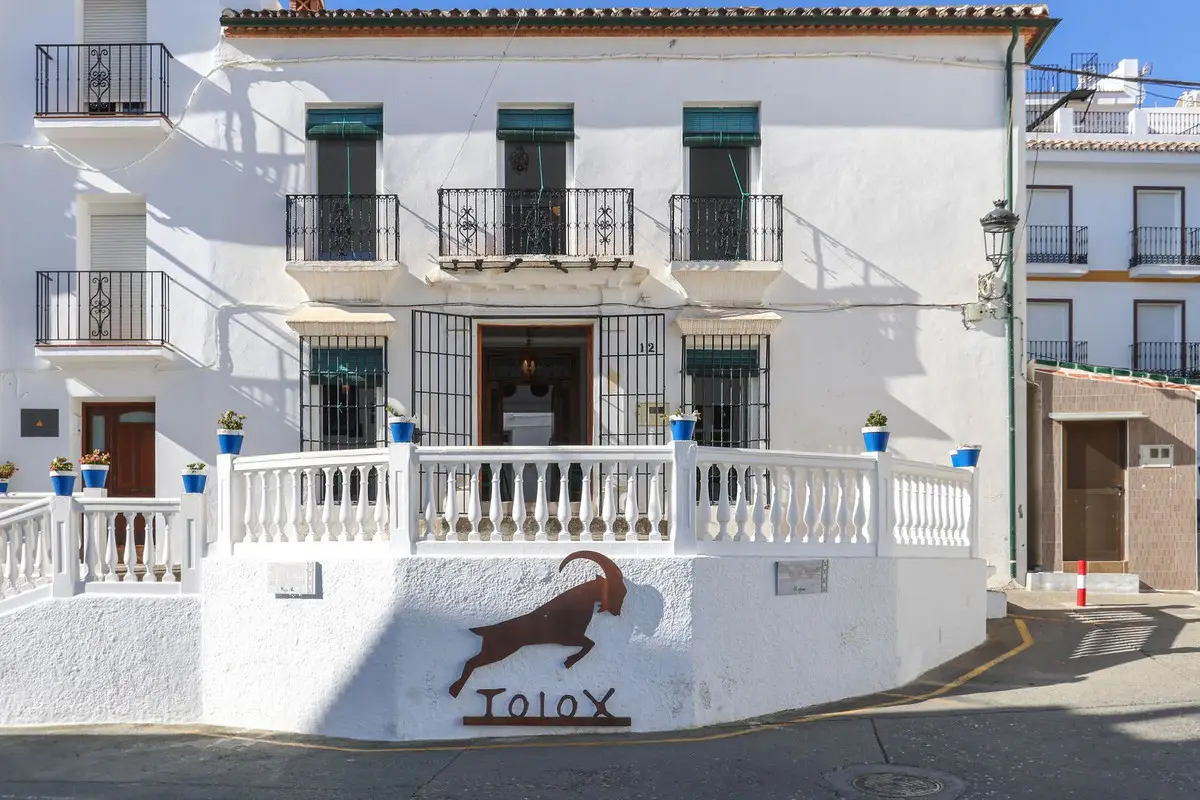 Townhouse for sale in Tolox — photo 1