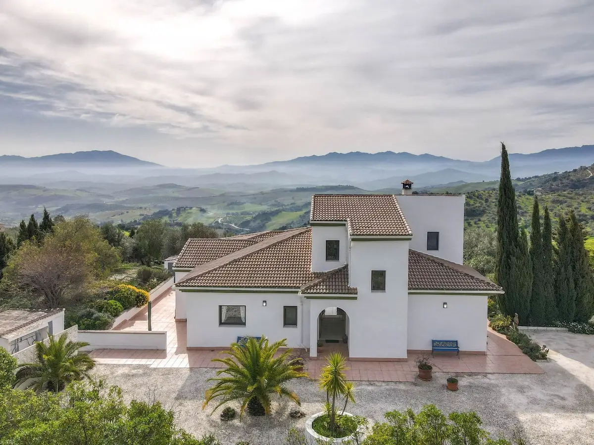 Detached Villa for sale in Casarabonela — photo 1