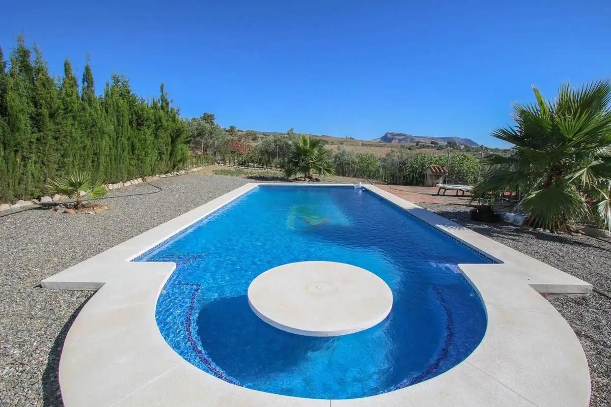 Detached Villa for sale in Pizarra — photo 1