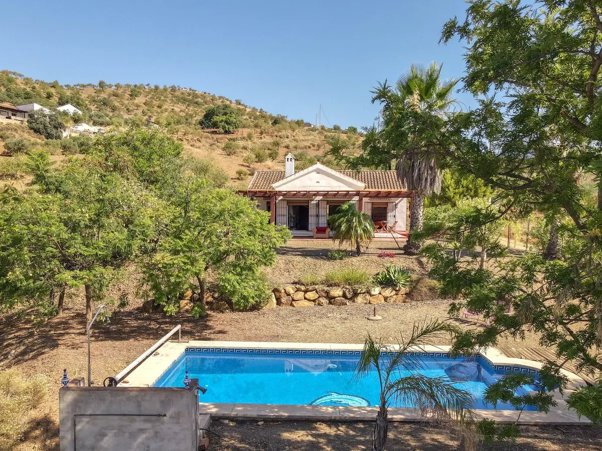 Detached Villa for sale in Tolox — photo 1
