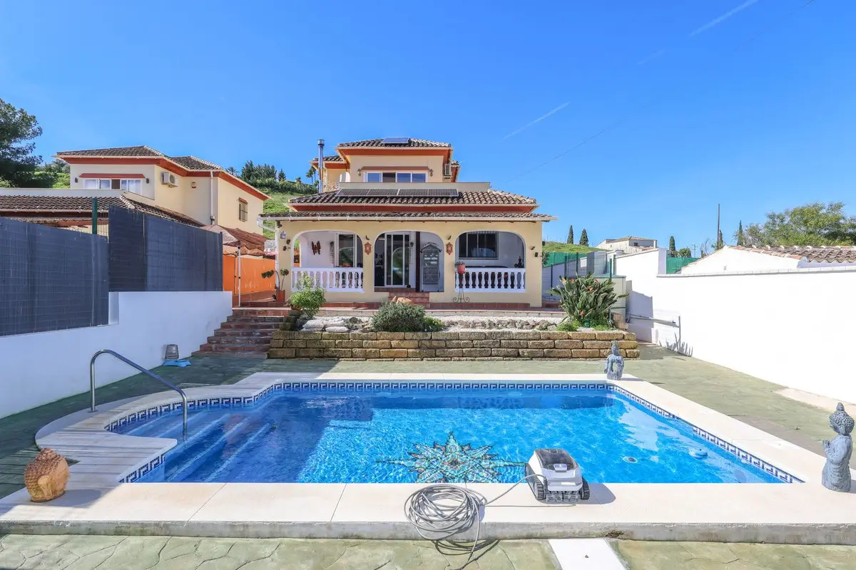 Detached Villa for sale in Coín — photo 1