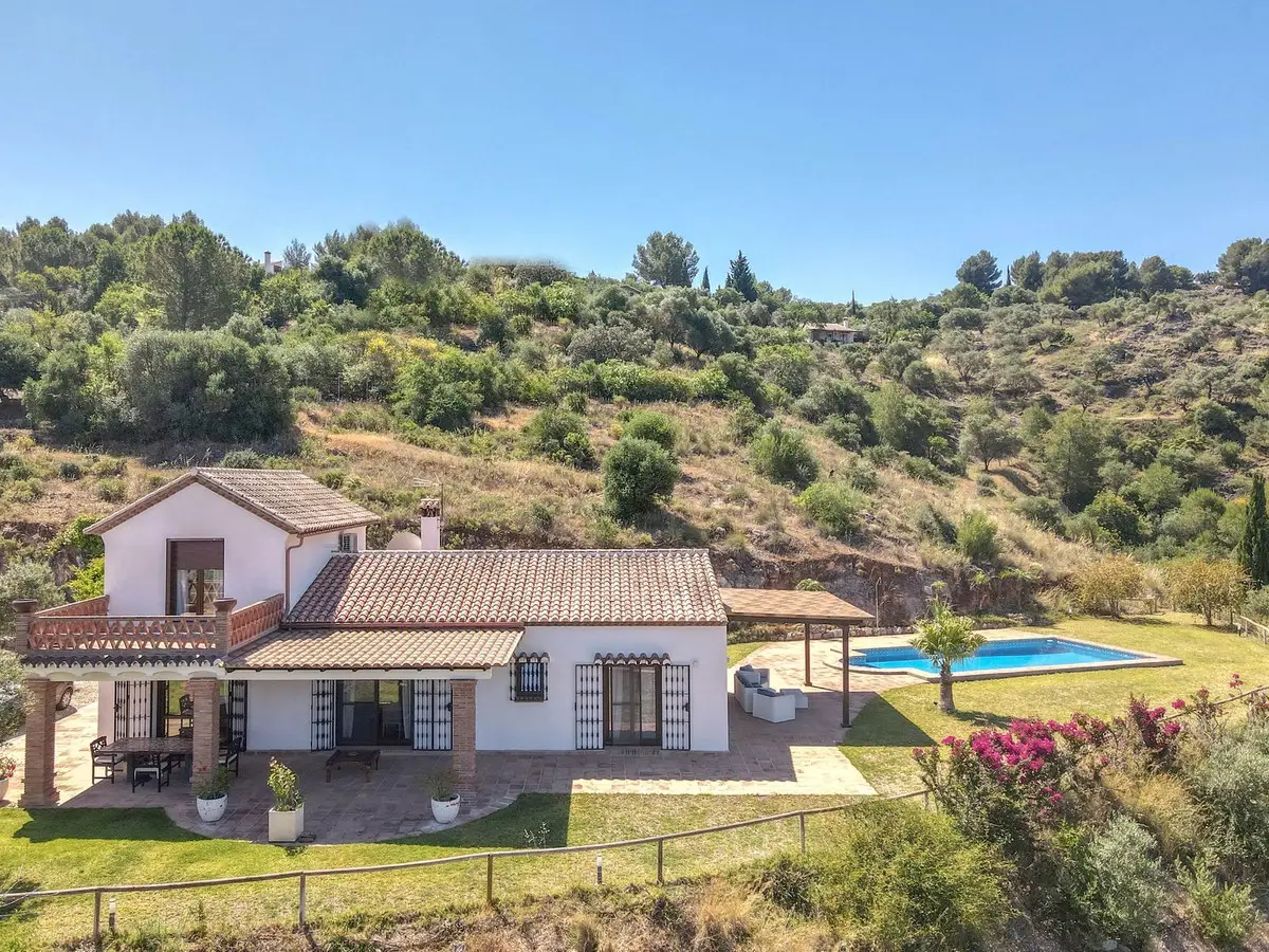 Detached Villa for sale in Guaro — photo 1