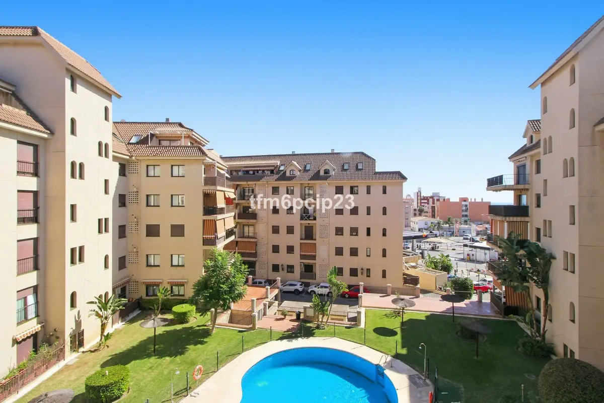 Middle Floor Apartment for sale in San Luis de Sabinillas — photo 1