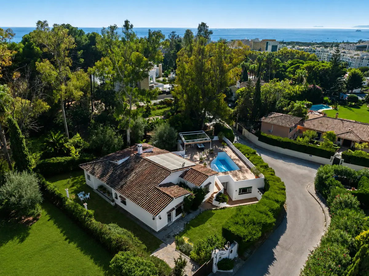 Detached Villa for sale in Marbella — photo 1