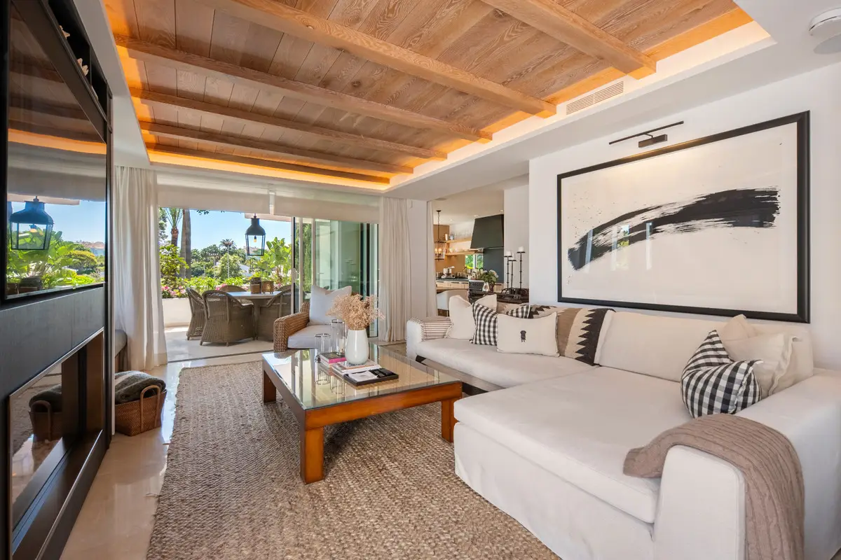 Middle Floor Apartment for sale in The Golden Mile — photo 1
