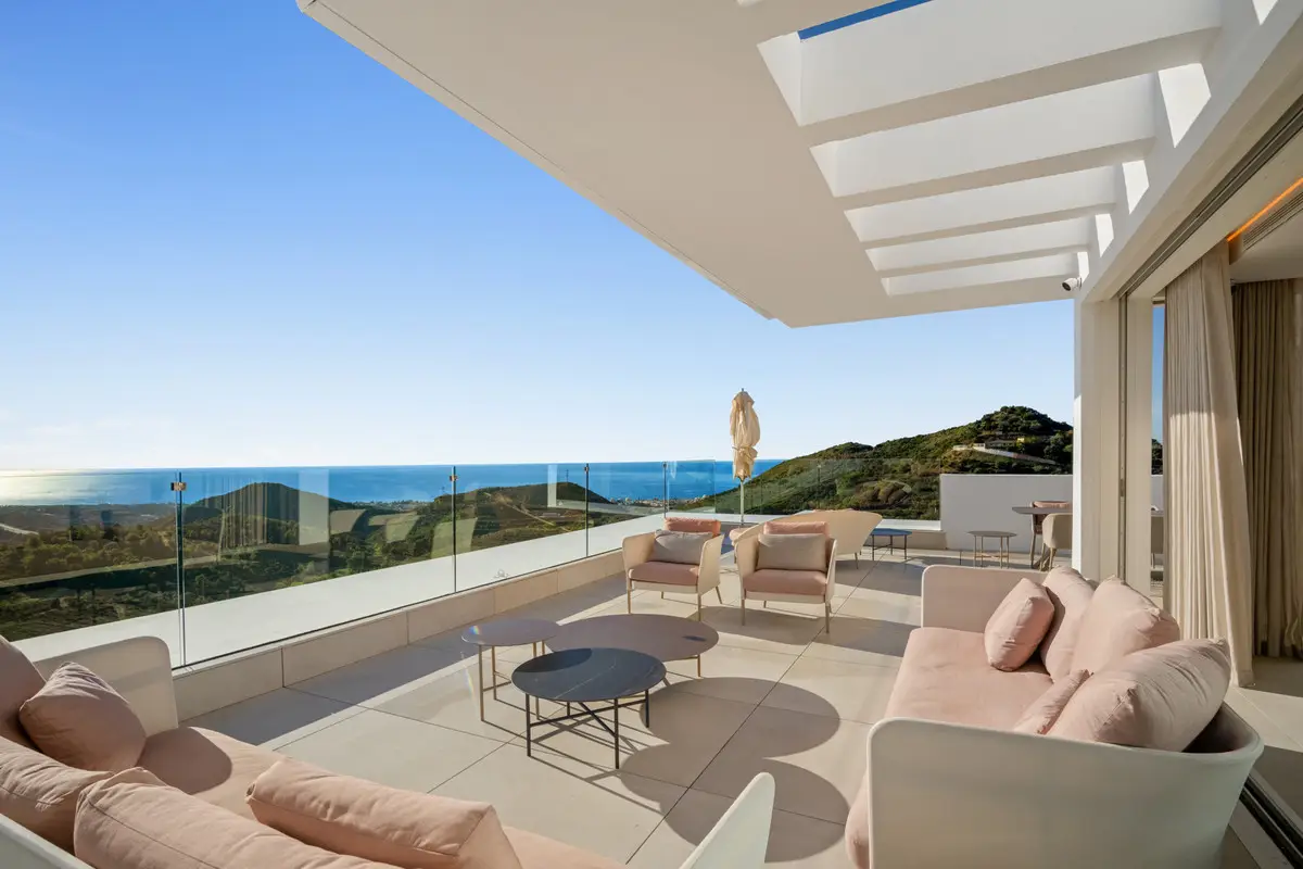 Penthouse for sale in Ojén — photo 1