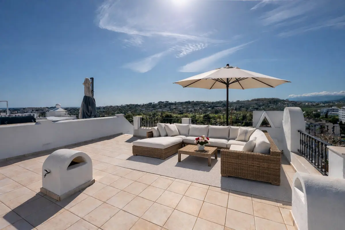 Townhouse for sale in Nueva Andalucía — photo 1