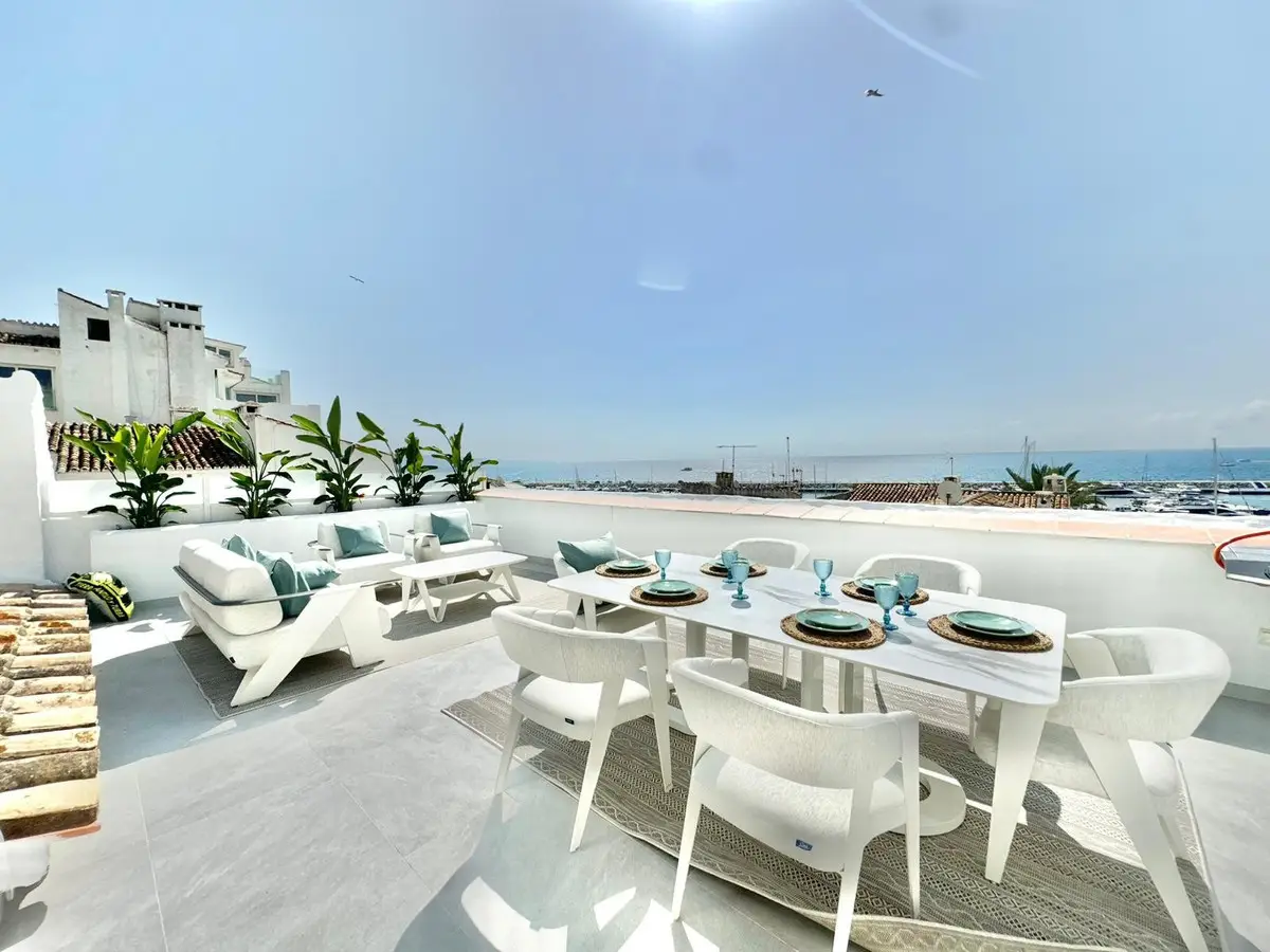 Middle Floor Apartment for sale in Puerto Banús — photo 1
