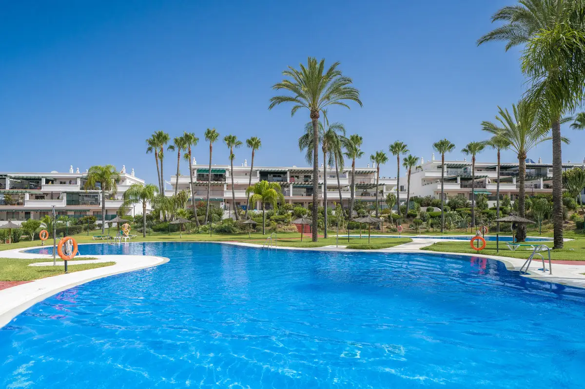 Middle Floor Apartment for sale in Marbella — photo 1