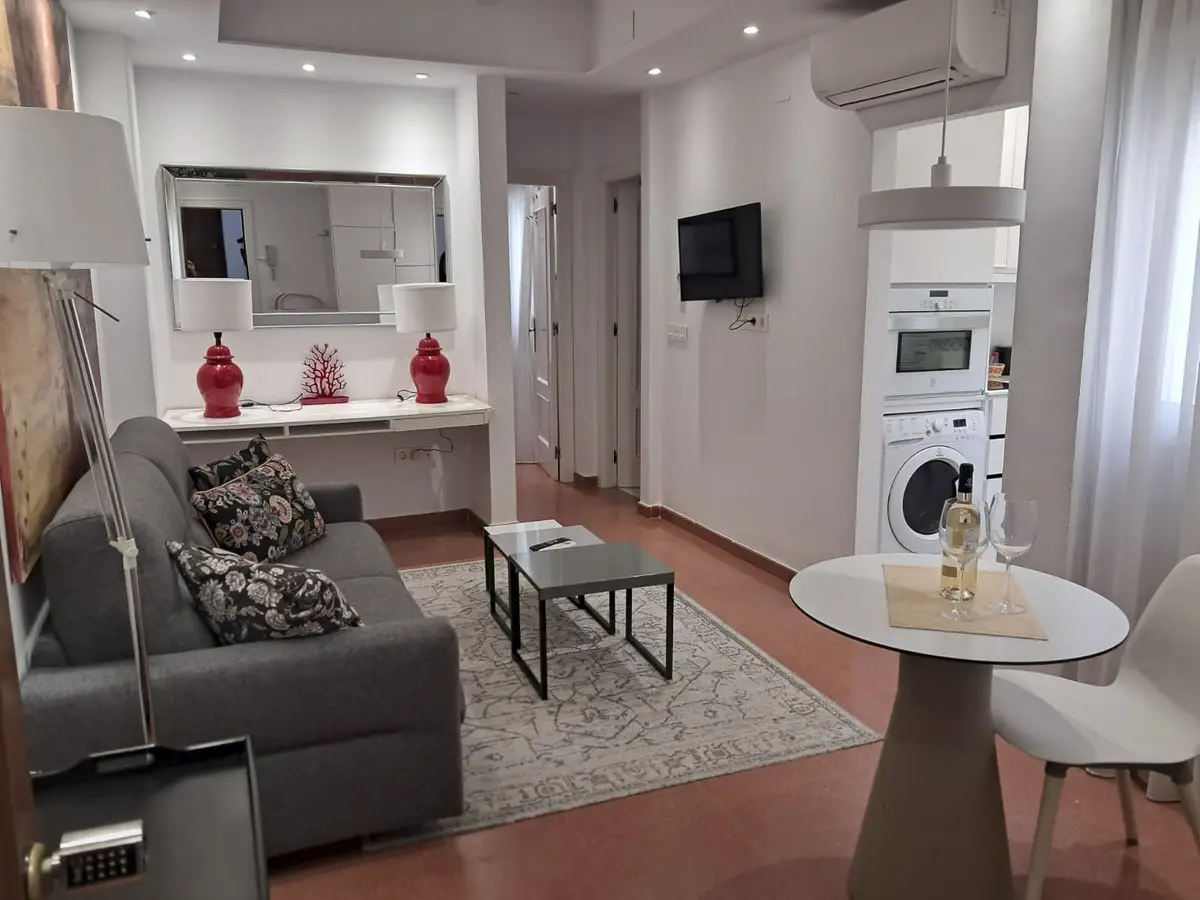 Middle Floor Apartment for sale in Málaga Centro — photo 1