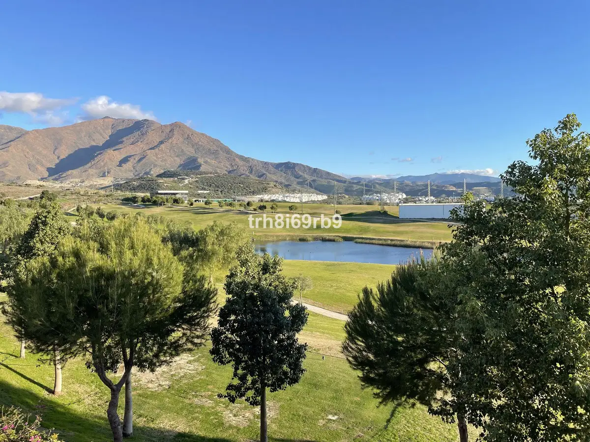 Semi-Detached House for sale in Estepona — photo 1