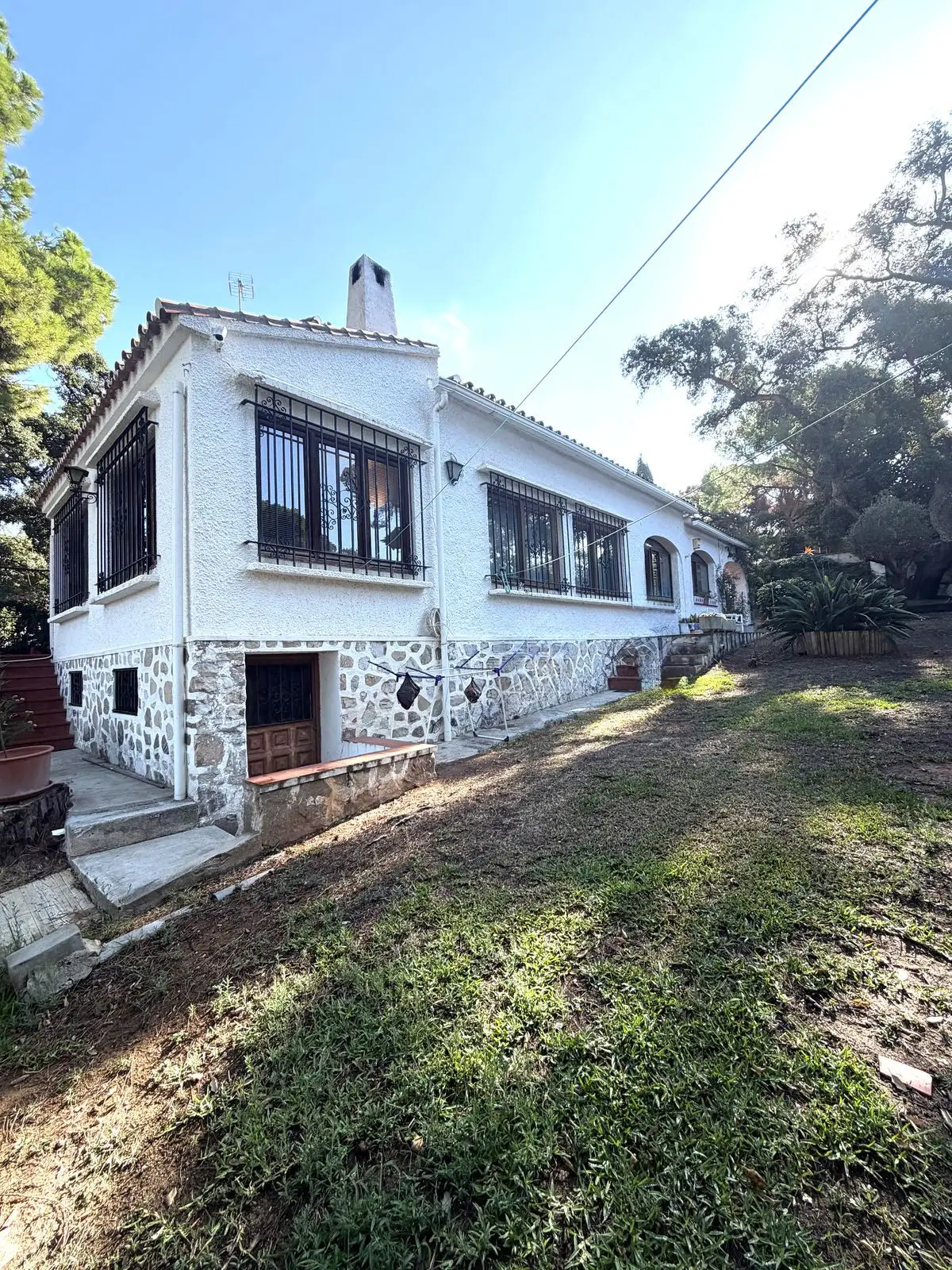 Detached Villa for sale in Elviria — photo 1