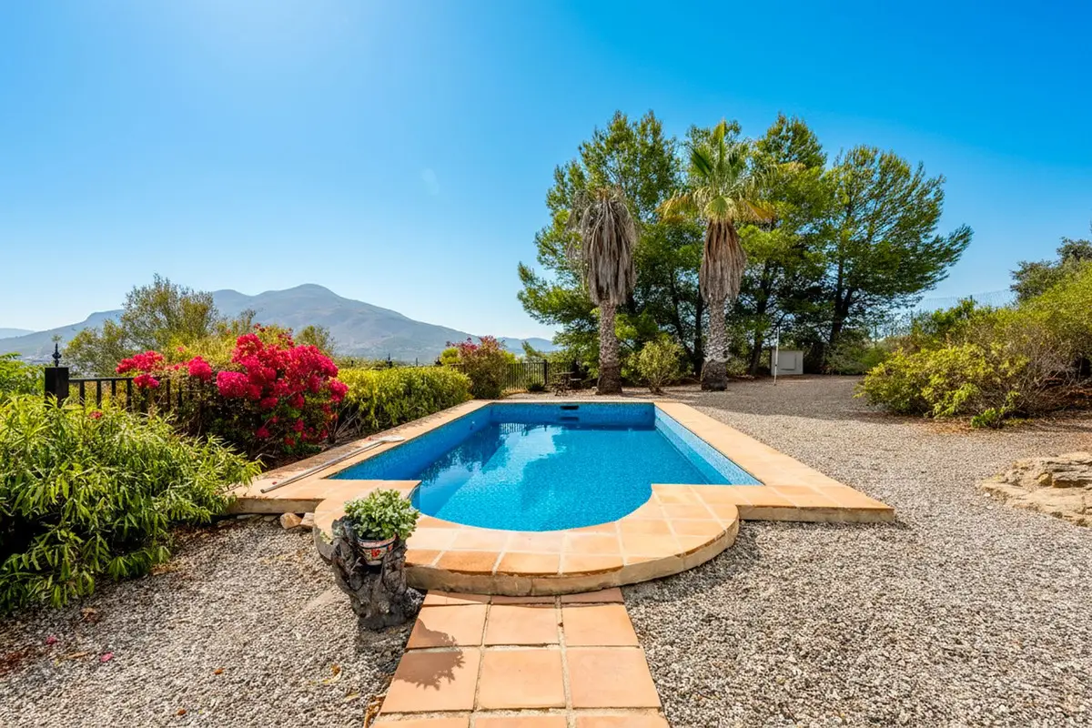 Finca - Cortijo for sale in Coín — photo 1