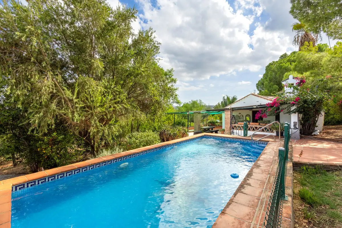 Finca - Cortijo for sale in Coín — photo 1