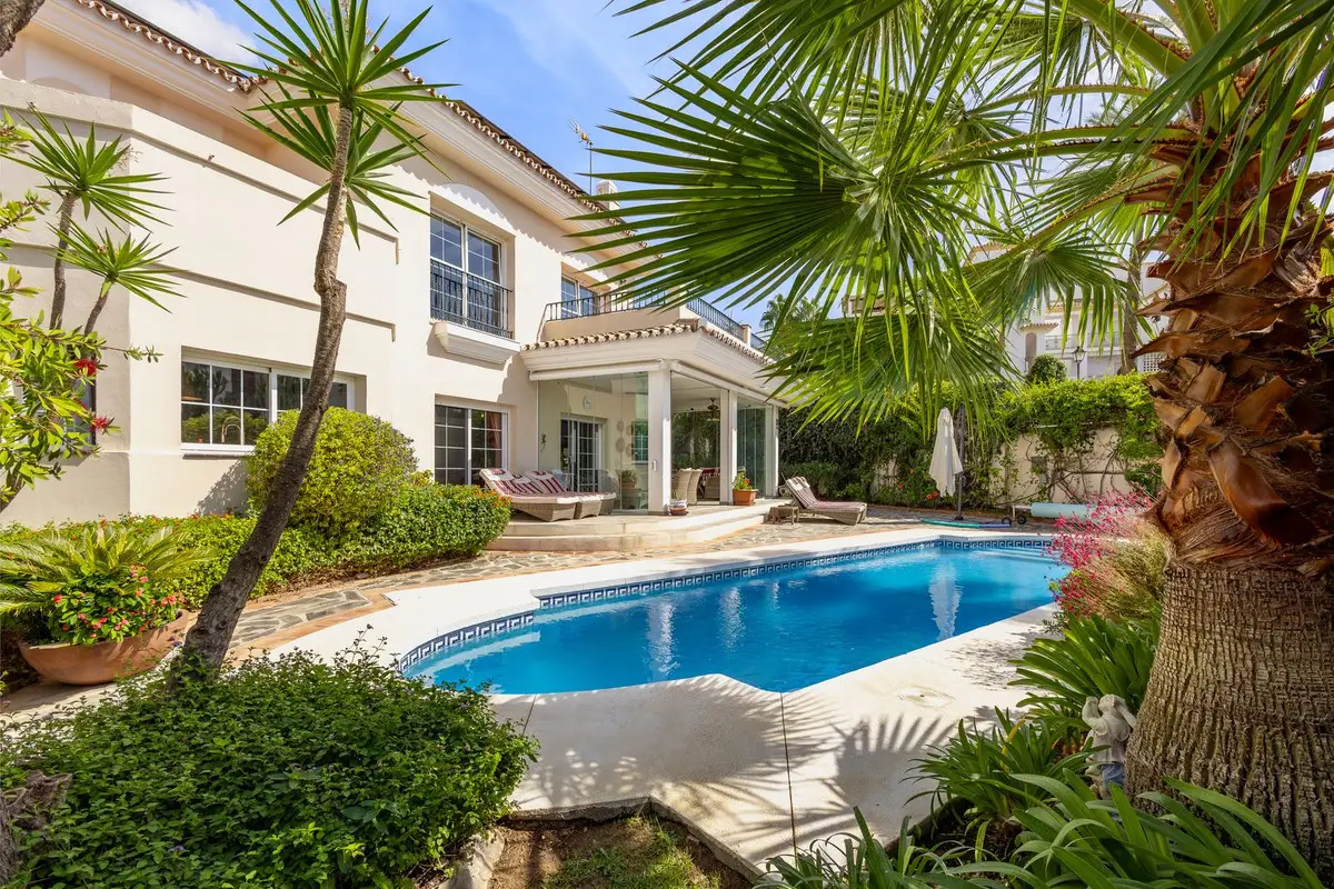 Detached Villa for sale in Alhaurin Golf — photo 1